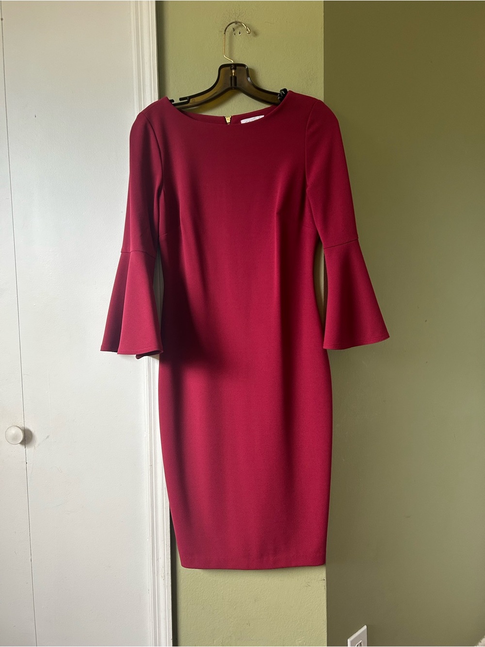 NWOT lCalvin Klein Bell Sleeve Sheath Midi Dress Sz 2